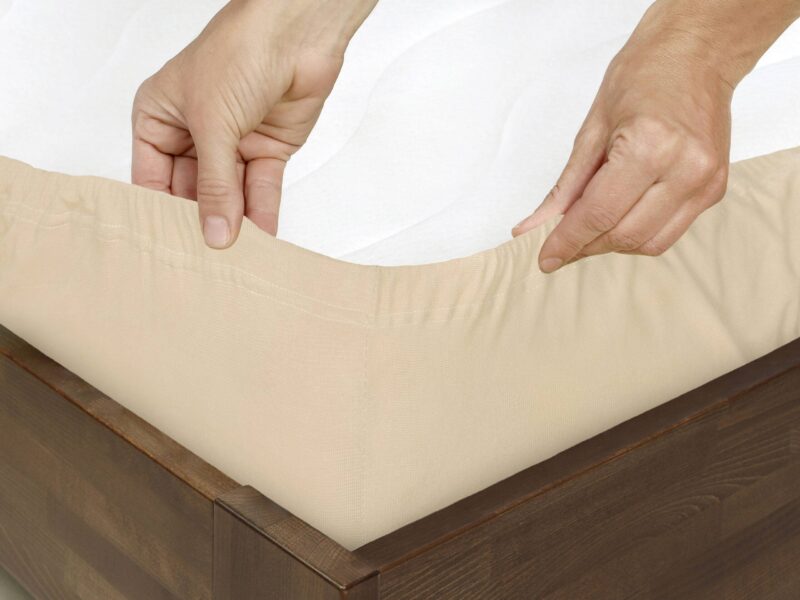 Jersey fitted sheet dark beige by Stofex.