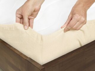 Terry fitted sheet cream for high mattresses by Stofex.