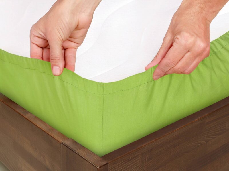 Cotton fitted sheet green by Stofex.