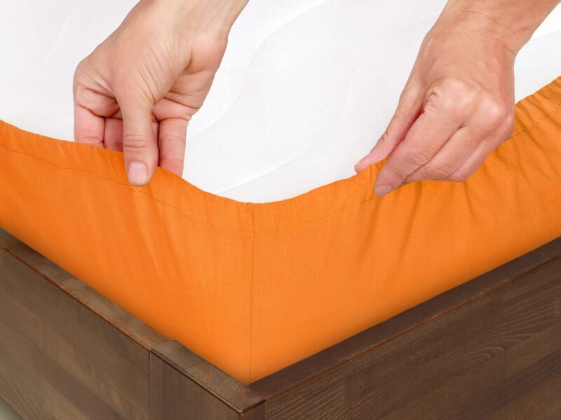 Cotton fitted sheet orange by Stofex.