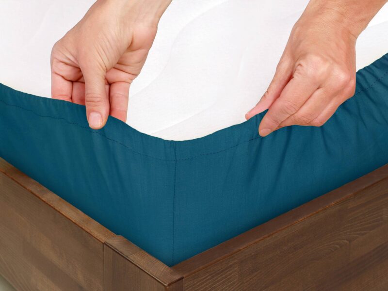 Cotton fitted sheet petrol by Stofex.