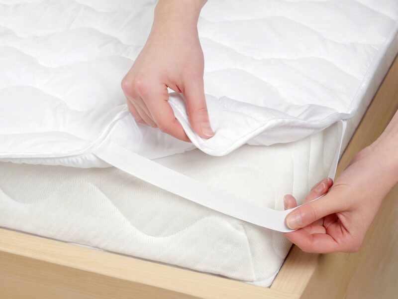 Comfort quilted mattress protector 90x200 cm or 180x200 cm for a single or double bed by Stofex.