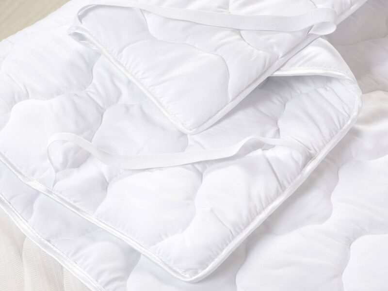 Comfort quilted mattress protector 90x200 cm or 180x200 cm for a single or double bed by Stofex.