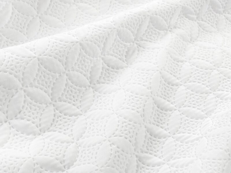 Quilted bedspread Bella white by Stofex.