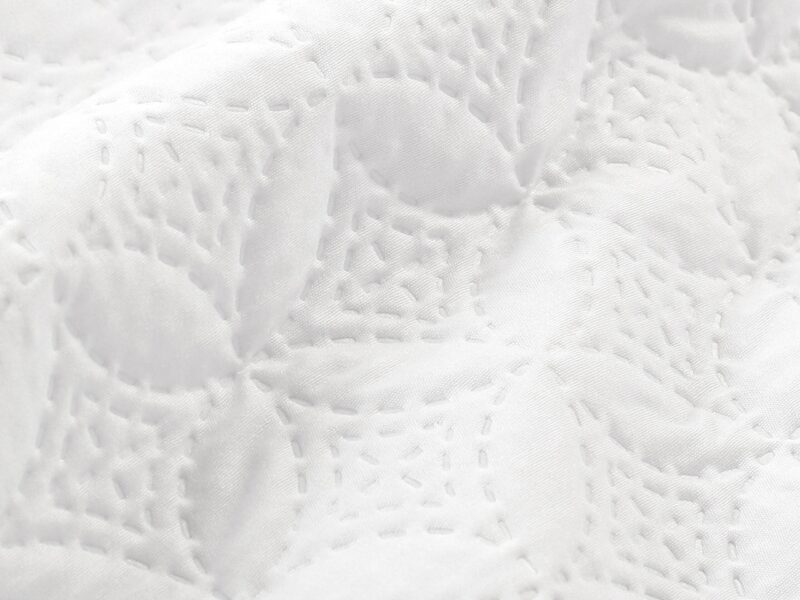 Quilted bedspread Bella white by Stofex.