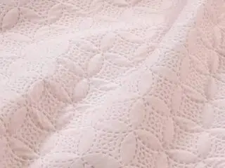 Quilted bedspread Bella pink by Stofex.