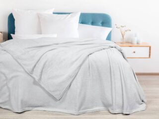 Luxury microflannel blanket light grey 150x200 cm by Stofex.