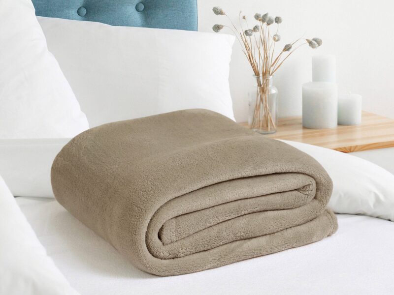 Luxury microflannel blanket beige 200x230 cm by Stofex.