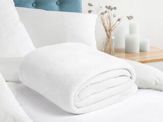 Microflannel blanket white 150x200 cm by Stofex.