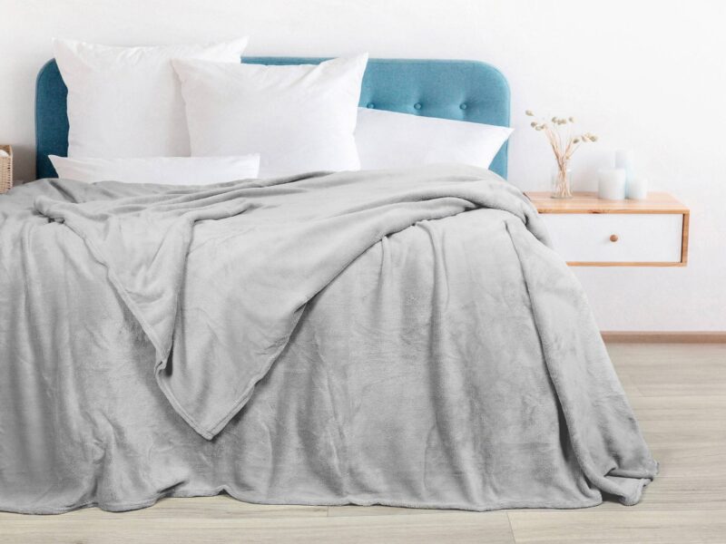 Microflannel blanket light grey 150x200 cm by Stofex.