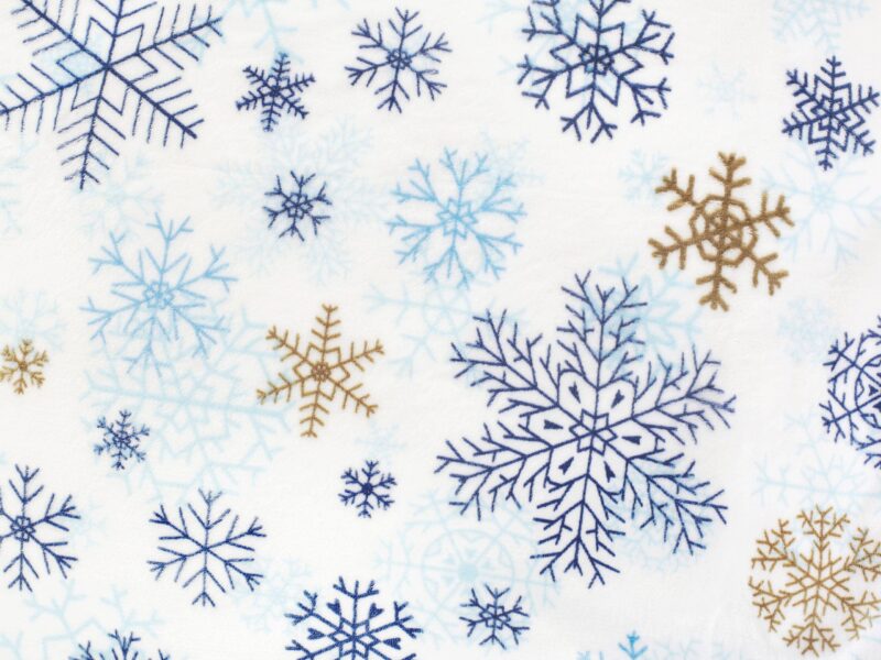 Microplush bed linen snowflakes by Stofex.