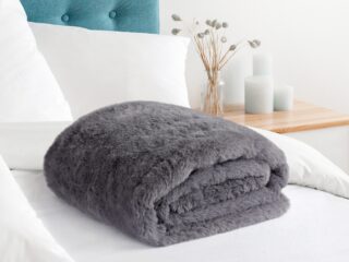 Luxury blanket dark grey by Stofex.