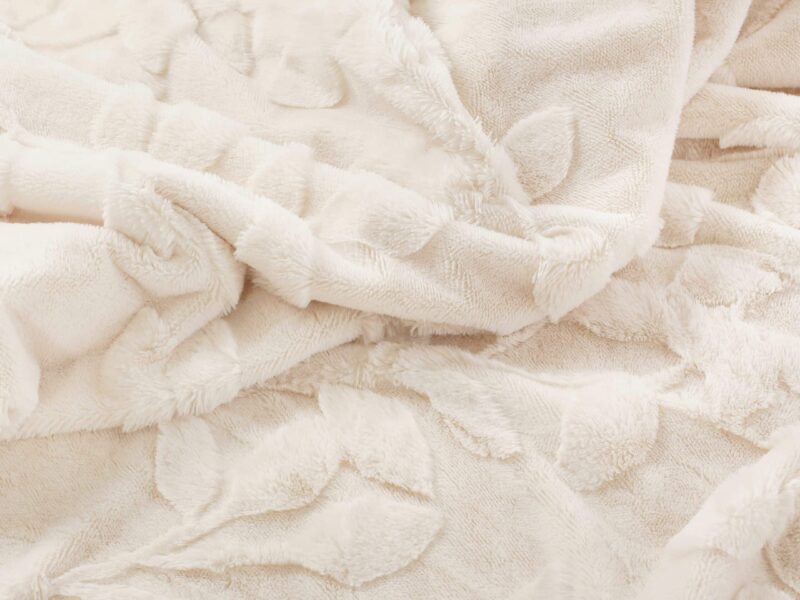 Jacquard blanket leaves cream 150x200 cm by Stofex.