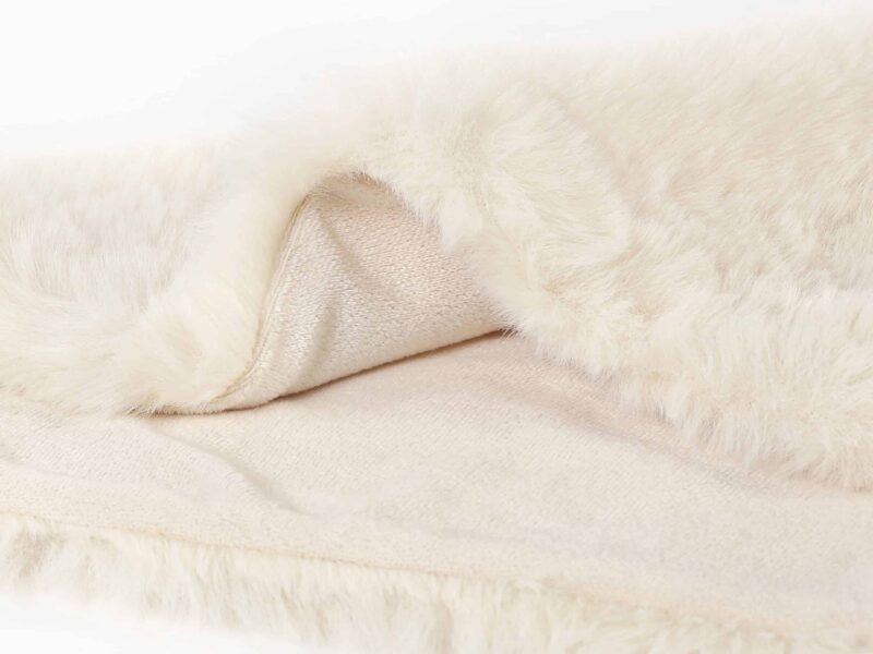 Luxury long pile pillowcase cream by Stofex.