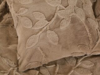 Luxurious jacquard pillowcase with leaves brown by Stofex.