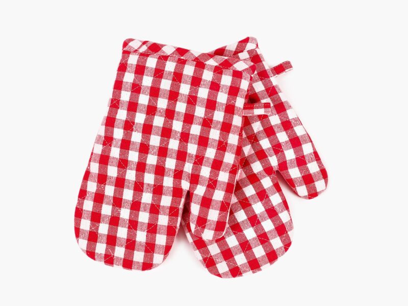 Heavy duty kitchen potholder red and white plaid by Stofex.