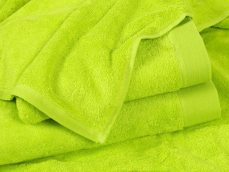 Modal towel and bath towel neon green by Stofex.