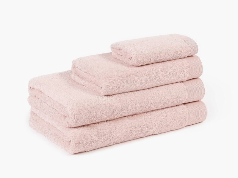 Modal towel and bath towel powder pink by Stofex.