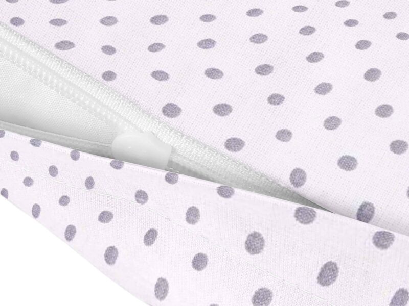 White cotton pillowcase with grey polka dots by Stofex.