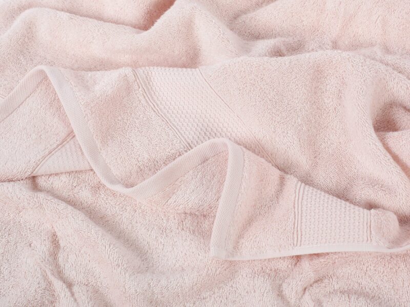 Bamboo towel / bath towel powder pink Baroque by Stofex.