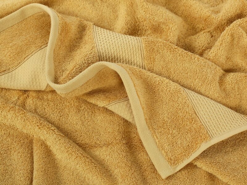 Bamboo towel / bath towel golden Baroque by Stofex.