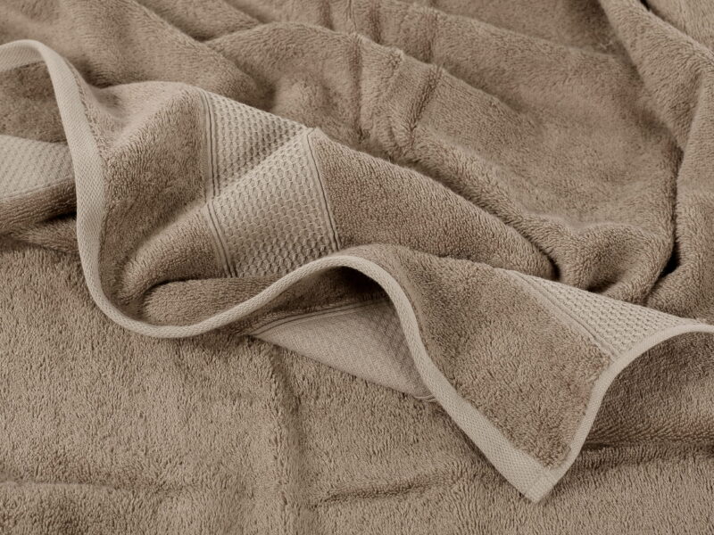 Bamboo towel / bath towel coffee Baroque by Stofex.