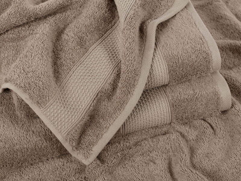 Bamboo towel / bath towel coffee Baroque by Stofex.