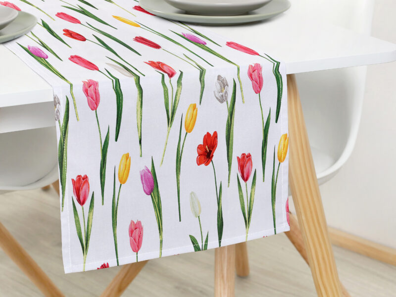 Cotton table runner with tulips by Stofex.