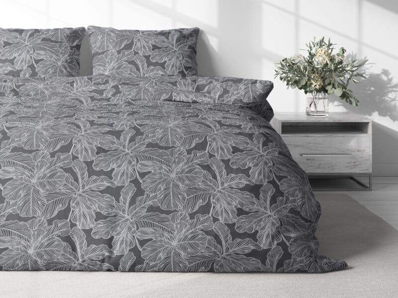 Satin bed linen night leaves by Stofex.